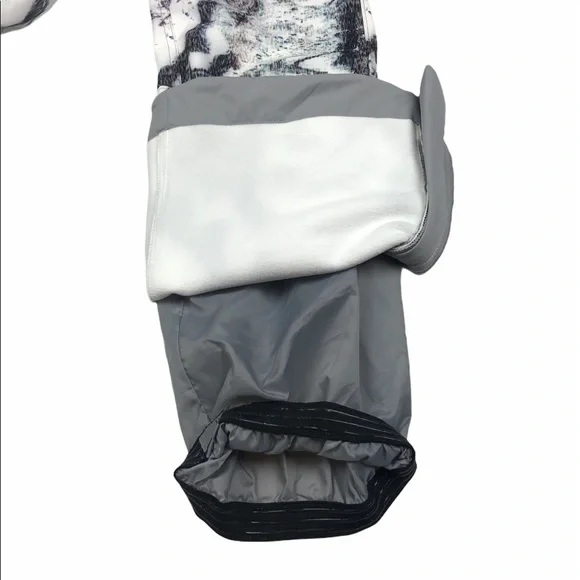 Obermeyer Bond black and White ski Pants - Picture 9 of 13